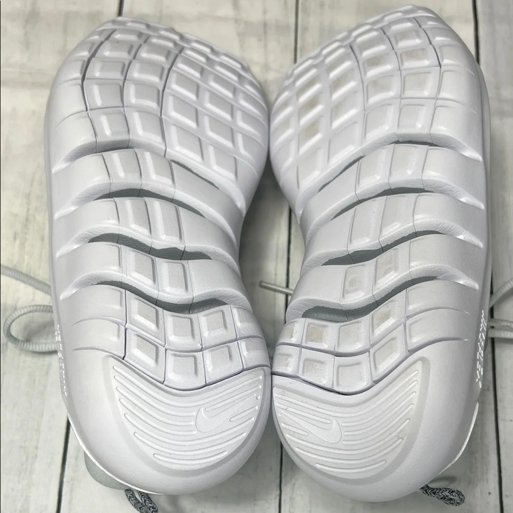 WMNS NIKE FLEX 2021 RN PURE PLATINUM/METALLIC SILVER-WOLF GREy SZ -8
